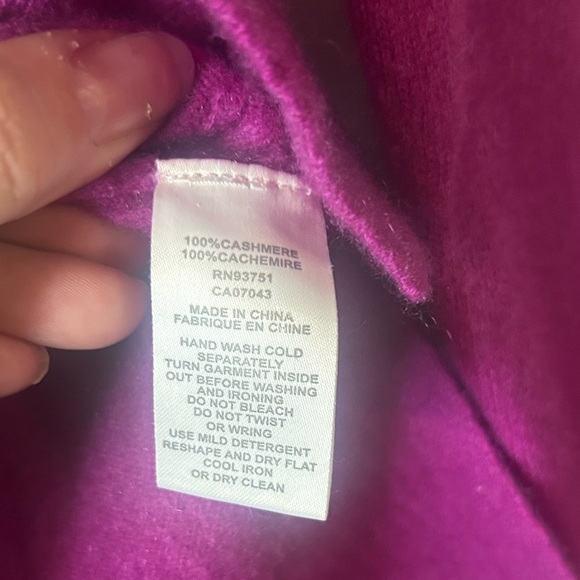 In Cashmere size Small, 100% Cashmere, Women's long sleeve Purple Sweater - Picture 5 of 6